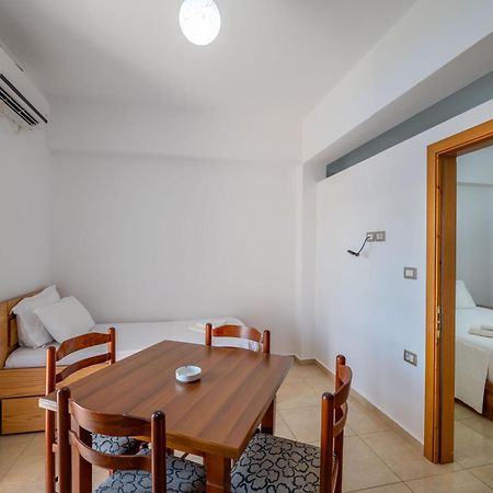 Aleksander Aparthotel Ксамил Екстериор снимка