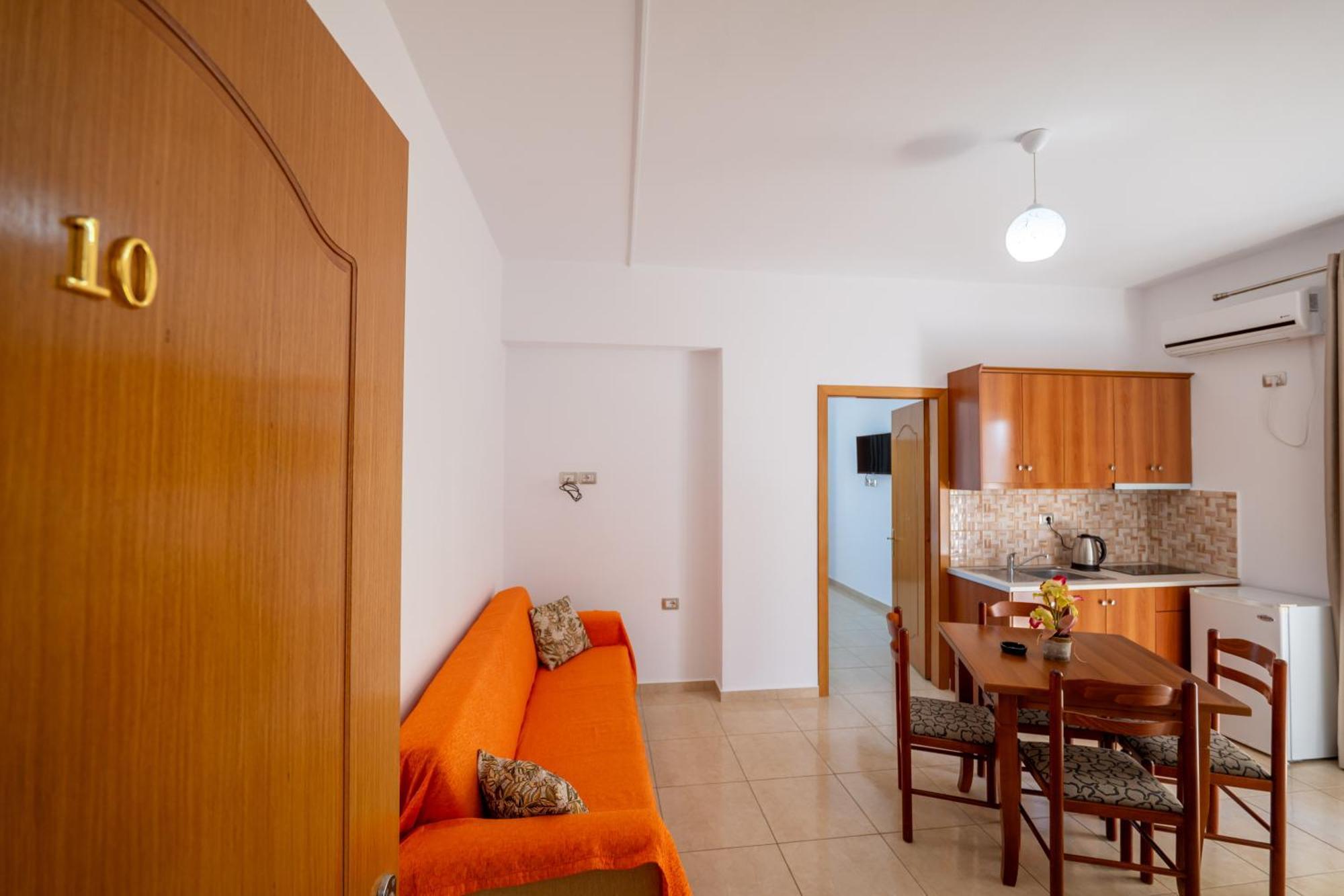 Aleksander Aparthotel Ксамил Екстериор снимка