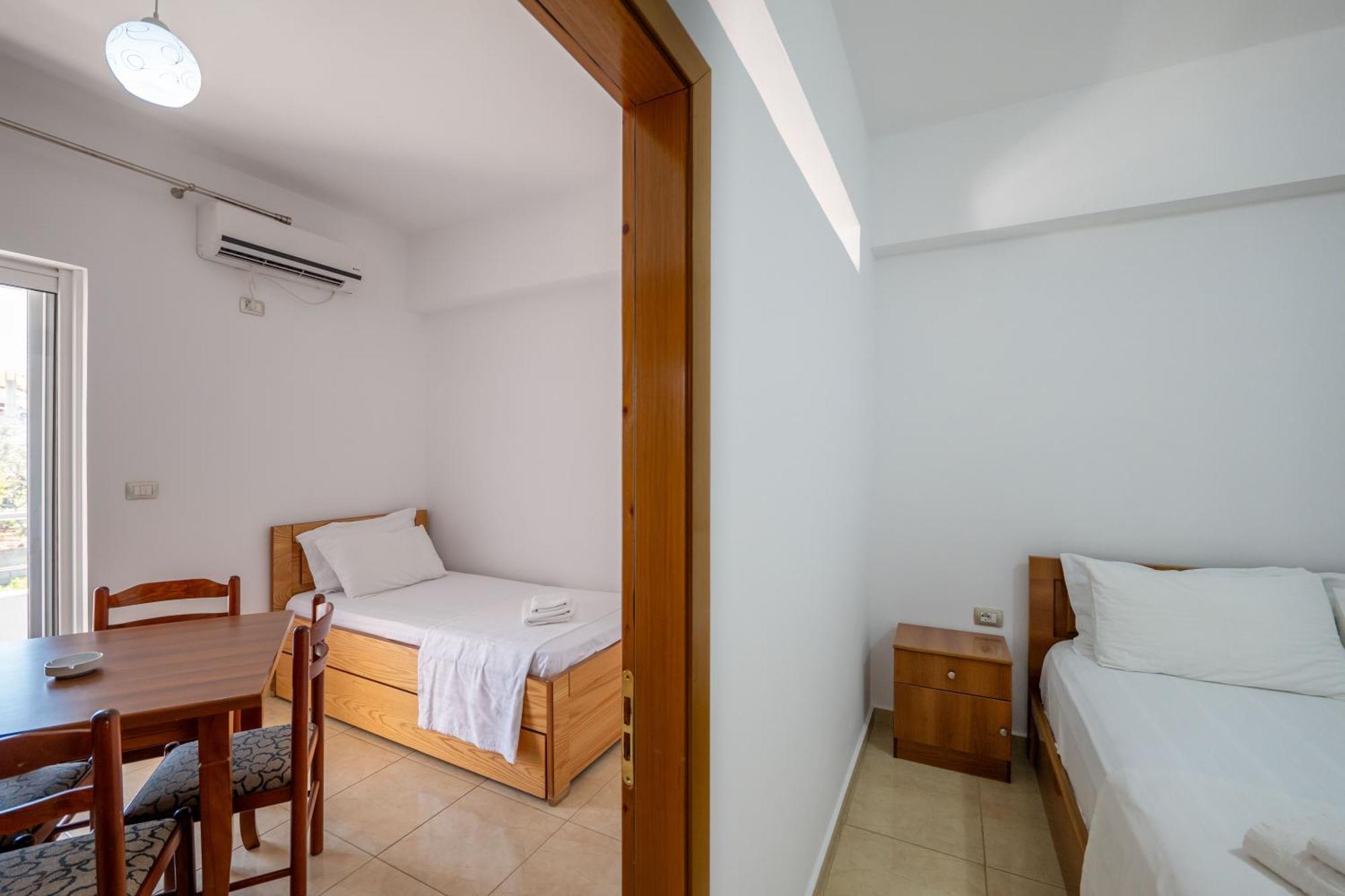 Aleksander Aparthotel Ксамил Екстериор снимка