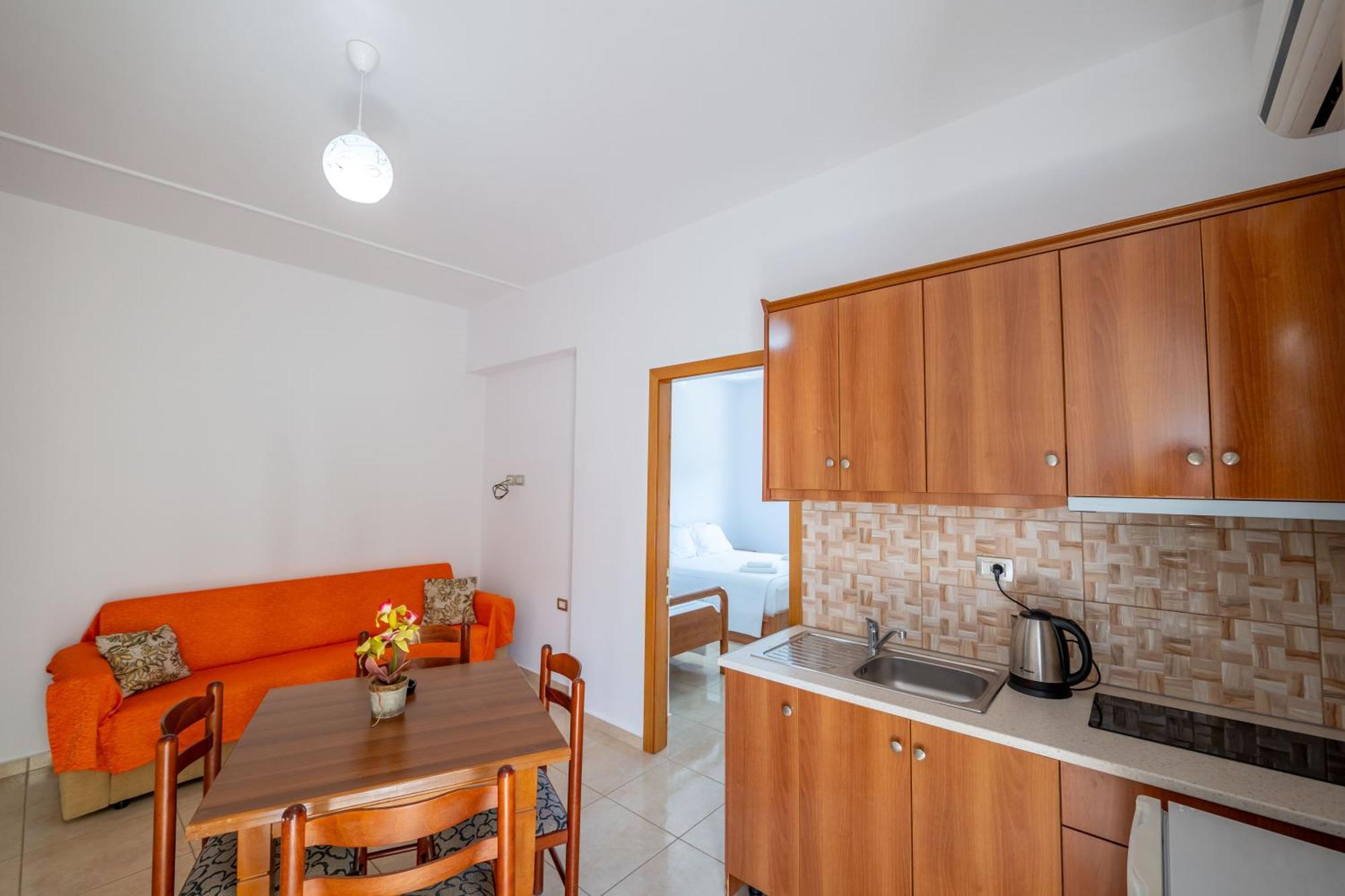 Aleksander Aparthotel Ксамил Екстериор снимка