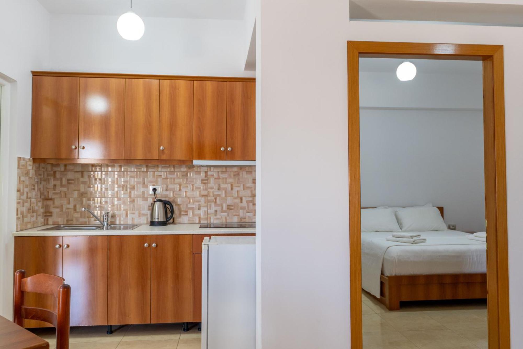 Aleksander Aparthotel Ксамил Екстериор снимка