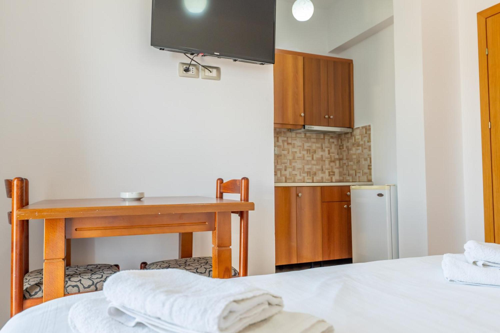 Aleksander Aparthotel Ксамил Екстериор снимка