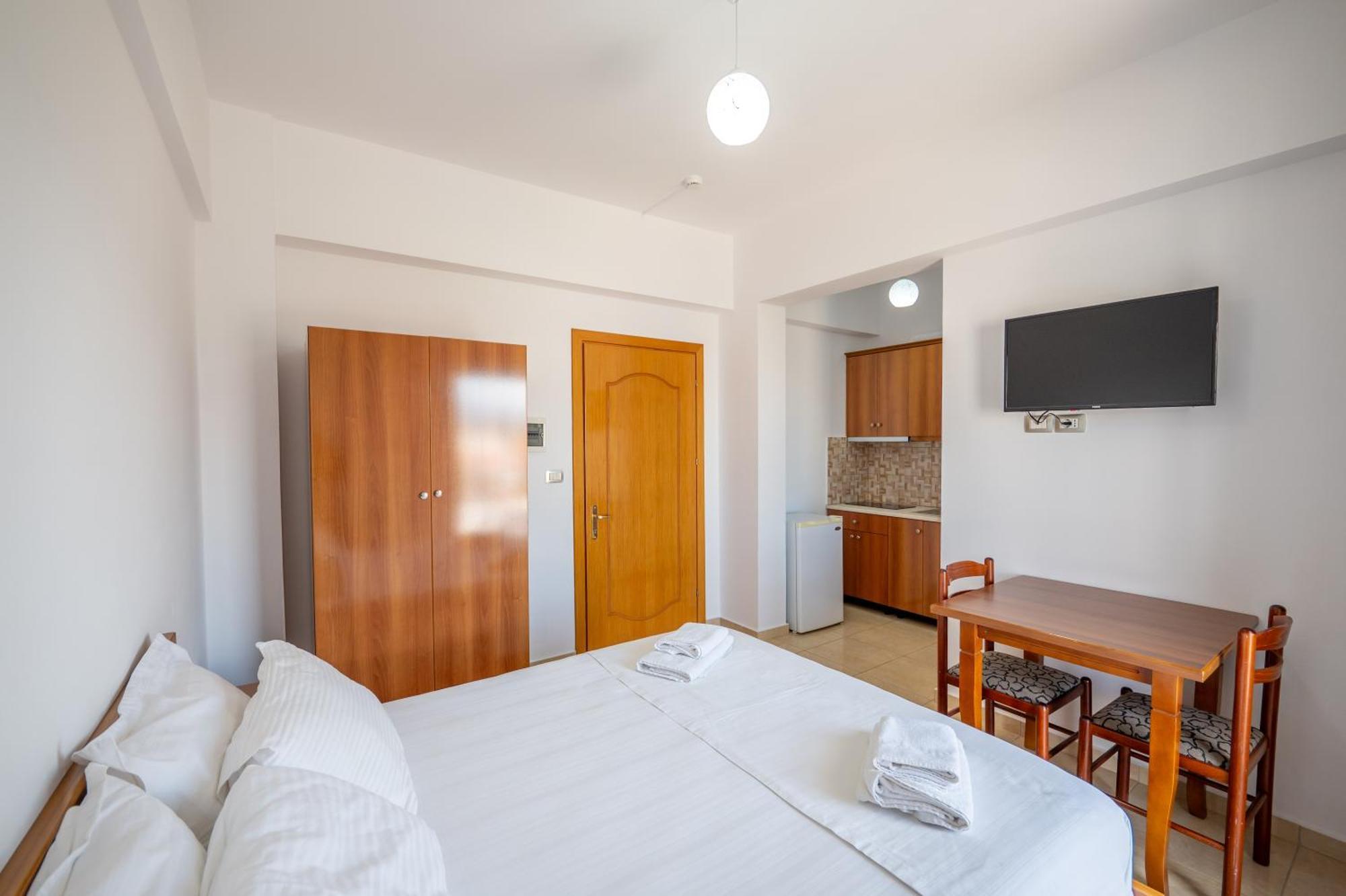 Aleksander Aparthotel Ксамил Екстериор снимка