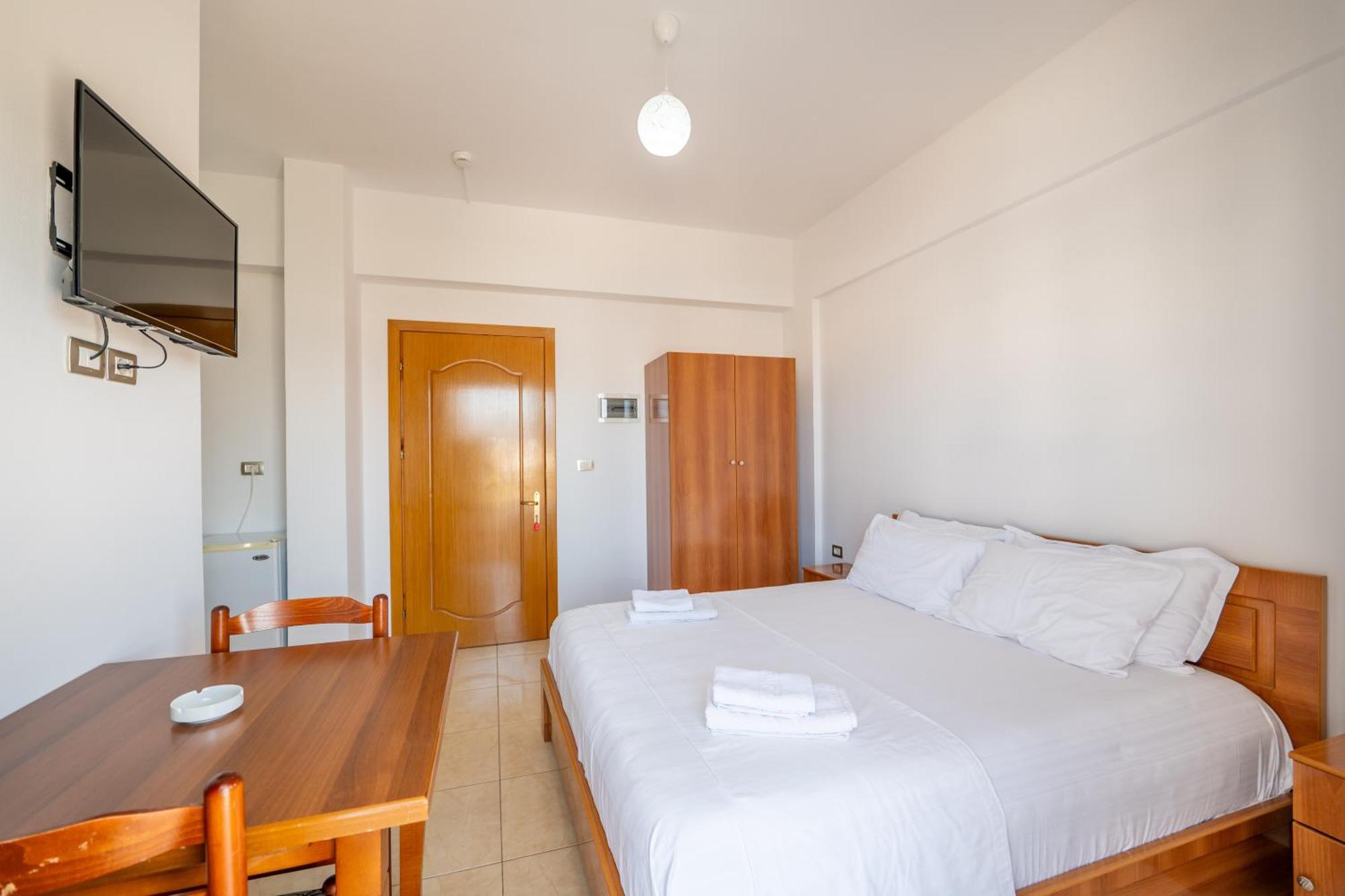 Aleksander Aparthotel Ксамил Екстериор снимка